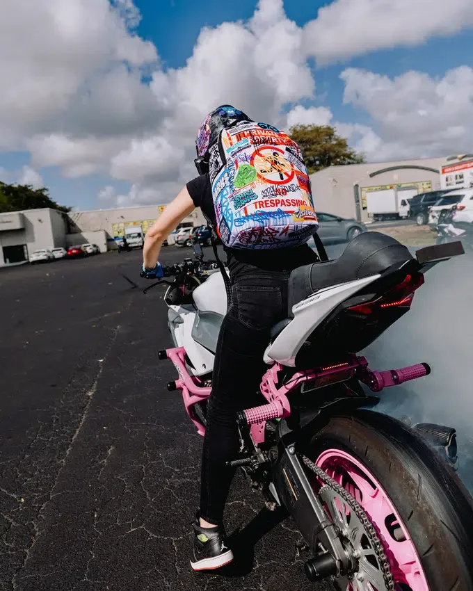 Mochila «RIGHT DAY RIGHT ONE»