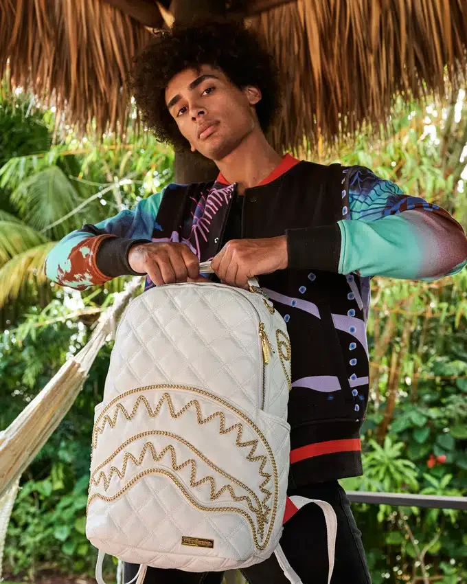 MOCHILA RIVIERA LE BLANC CON CADENA DORADA «Shark» (DLXV)