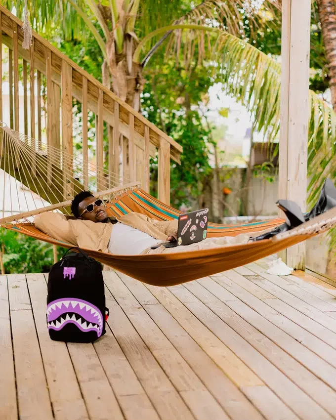 MOCHILA SHARK CENTRAL PASSPORT (PÚRPURA)