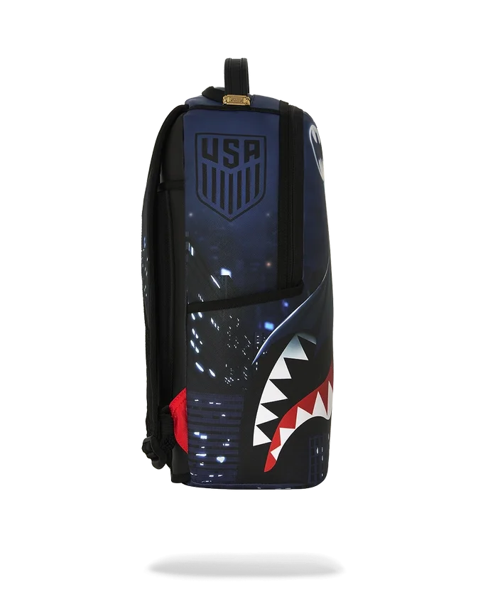 Mochila USSF x DC BATMAN OVER SHARK