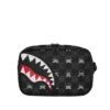 SHARK MOB HIDEOUT: NECESER DE BAÑO