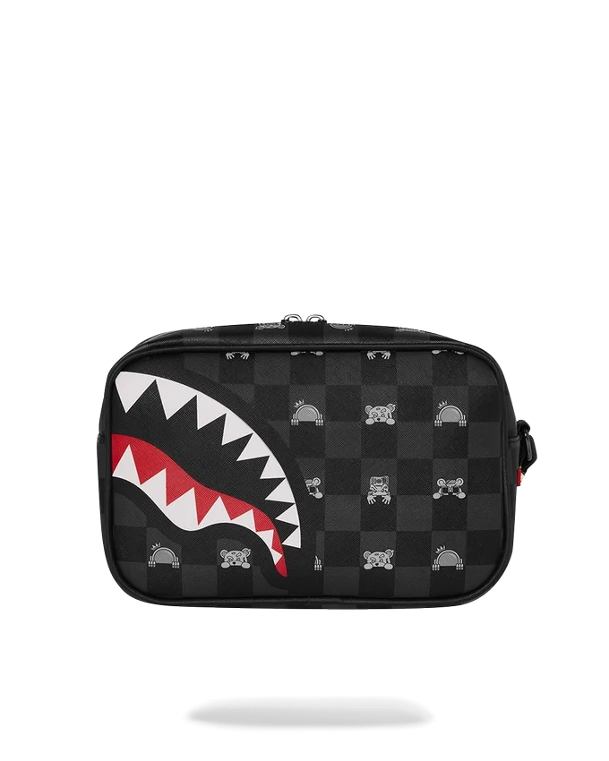 SHARK MOB HIDEOUT: NECESER DE BAÑO