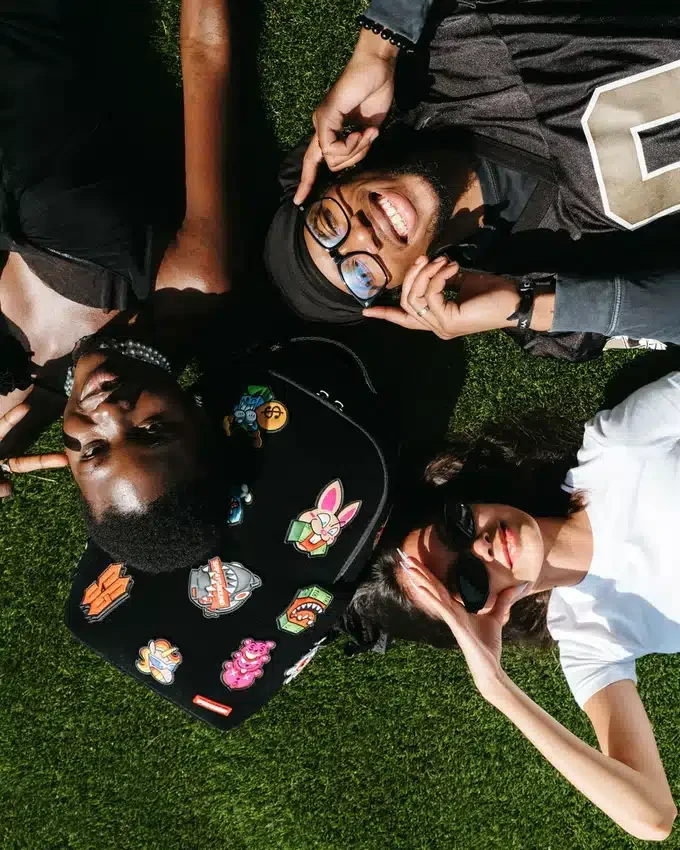 STUCK ON YA - Mochila con parches de VELCRO