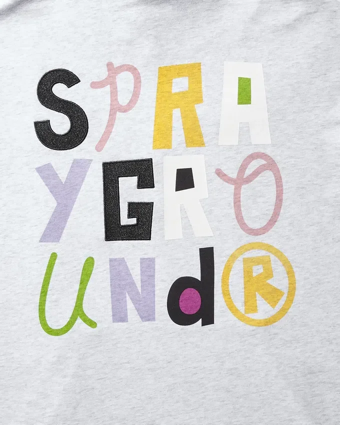 SUDADERA CON CAPUCHA DE SPONGEBOB (GRIS CLARO)
