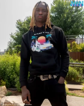 SUDADERA CON CAPUCHA MIAMI VICE (NEGRA)