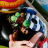 SUDADERA CON CAPUCHA «SHARKS IN PARIS FADE AWAY» Y Mochila CON OSITO DE PELUCHE MONEYBEAR