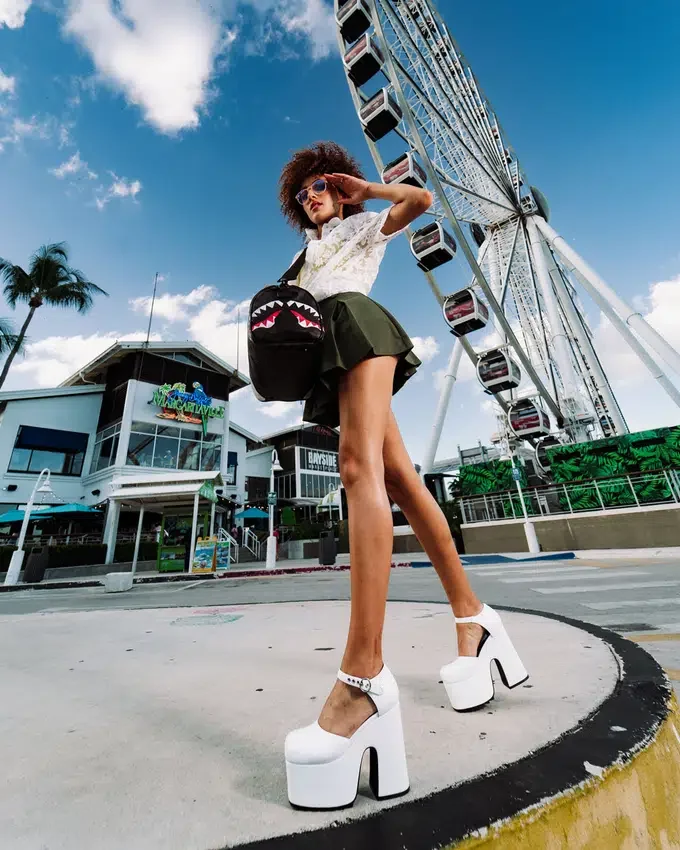 TRIPLE DECKER HEIR TO THE THRONE Mini Bolsas De Deporte